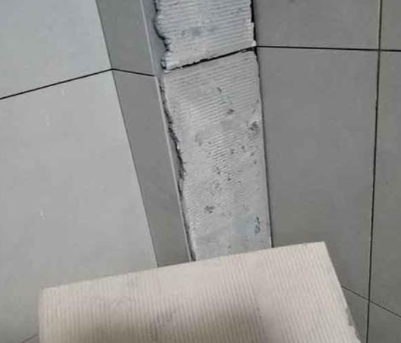 韶山瓷砖空鼓维修公司分享下厨房瓷砖脱落的补救措施。